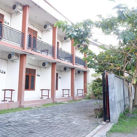 Reddoorz At Bale Eja Syariah Senggigi Apartment Montongbuwoh Exterior photo