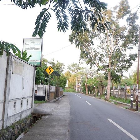 Reddoorz At Bale Eja Syariah Senggigi Apartment Montongbuwoh Exterior photo