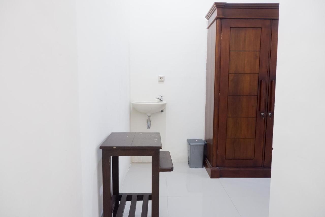 Reddoorz At Bale Eja Syariah Senggigi Apartment Montongbuwoh Exterior photo
