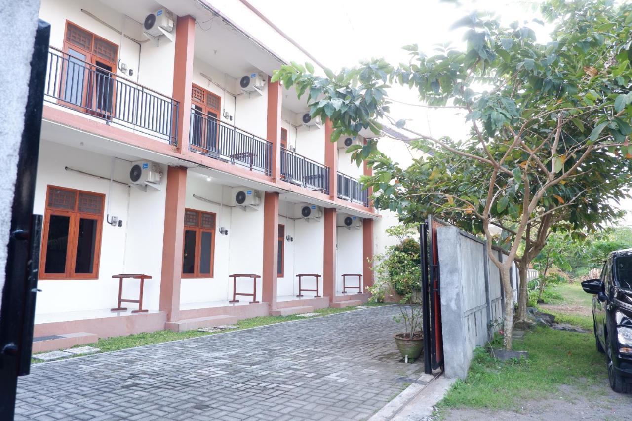 Reddoorz At Bale Eja Syariah Senggigi Apartment Montongbuwoh Exterior photo