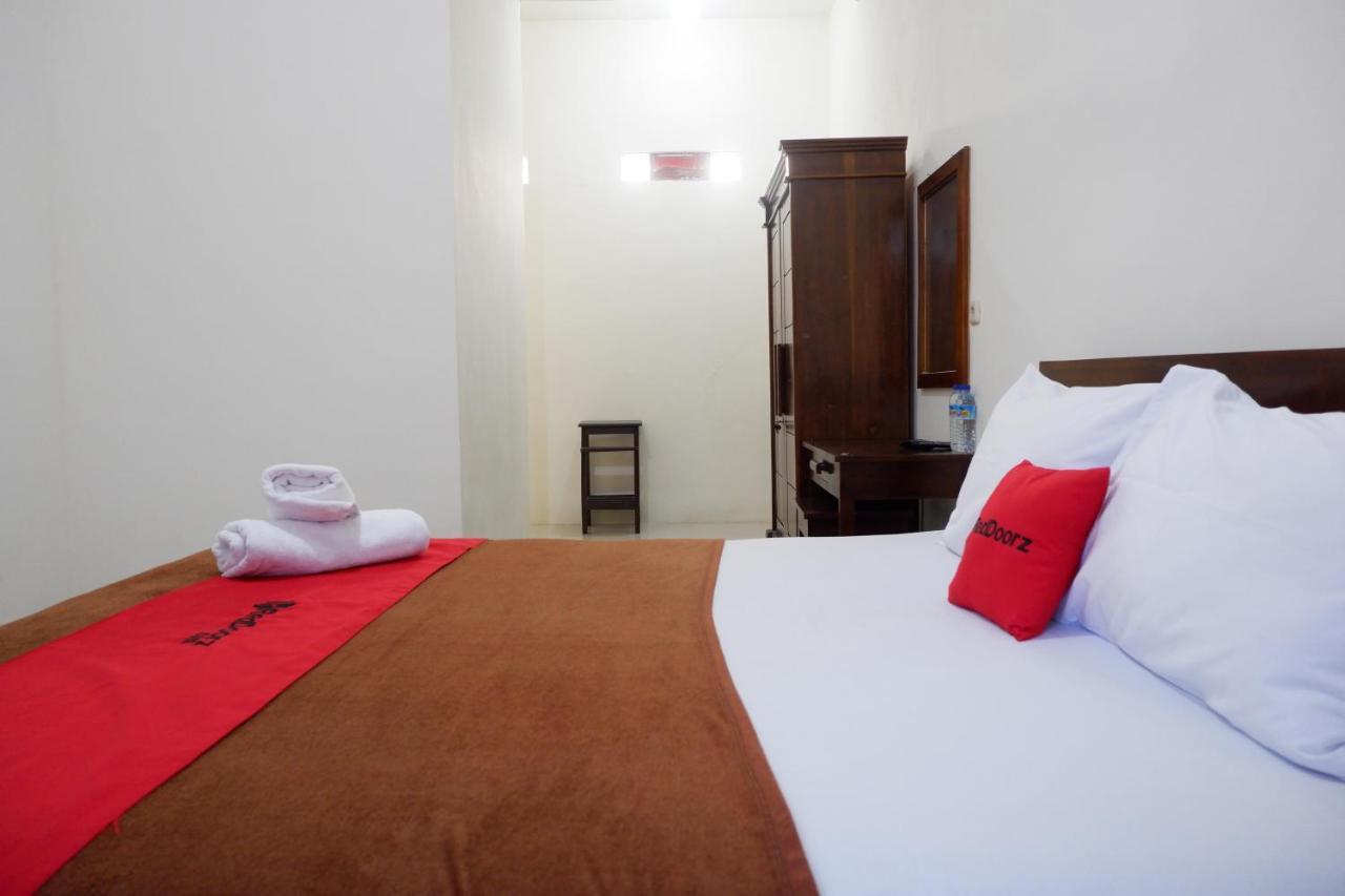Reddoorz At Bale Eja Syariah Senggigi Apartment Montongbuwoh Exterior photo