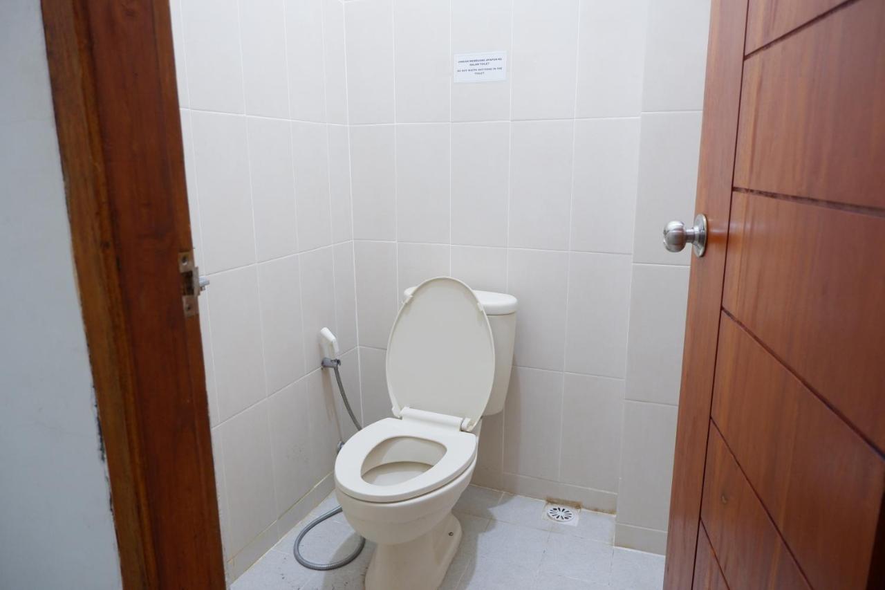 Reddoorz At Bale Eja Syariah Senggigi Apartment Montongbuwoh Exterior photo