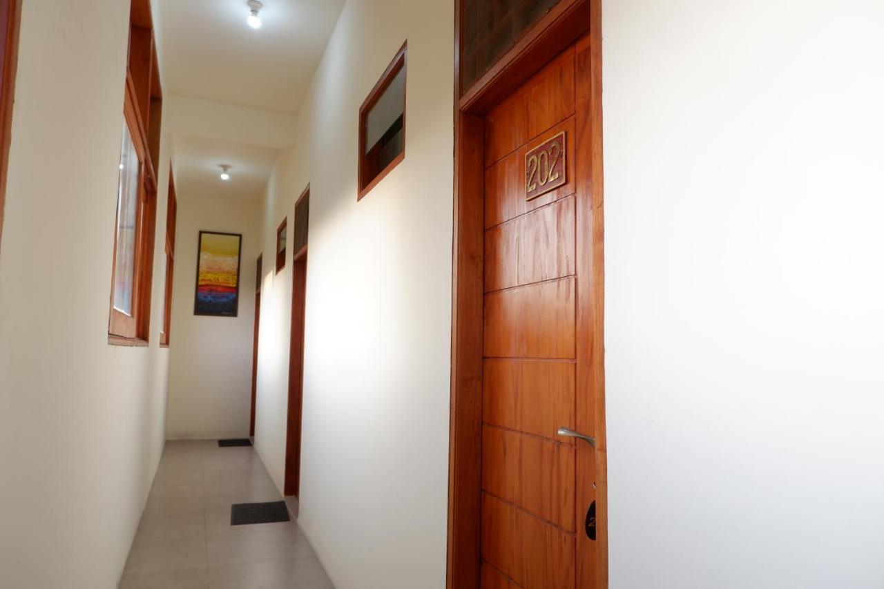 Reddoorz At Bale Eja Syariah Senggigi Apartment Montongbuwoh Exterior photo