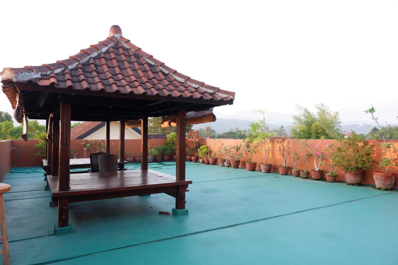 Reddoorz At Bale Eja Syariah Senggigi Apartment Montongbuwoh Exterior photo