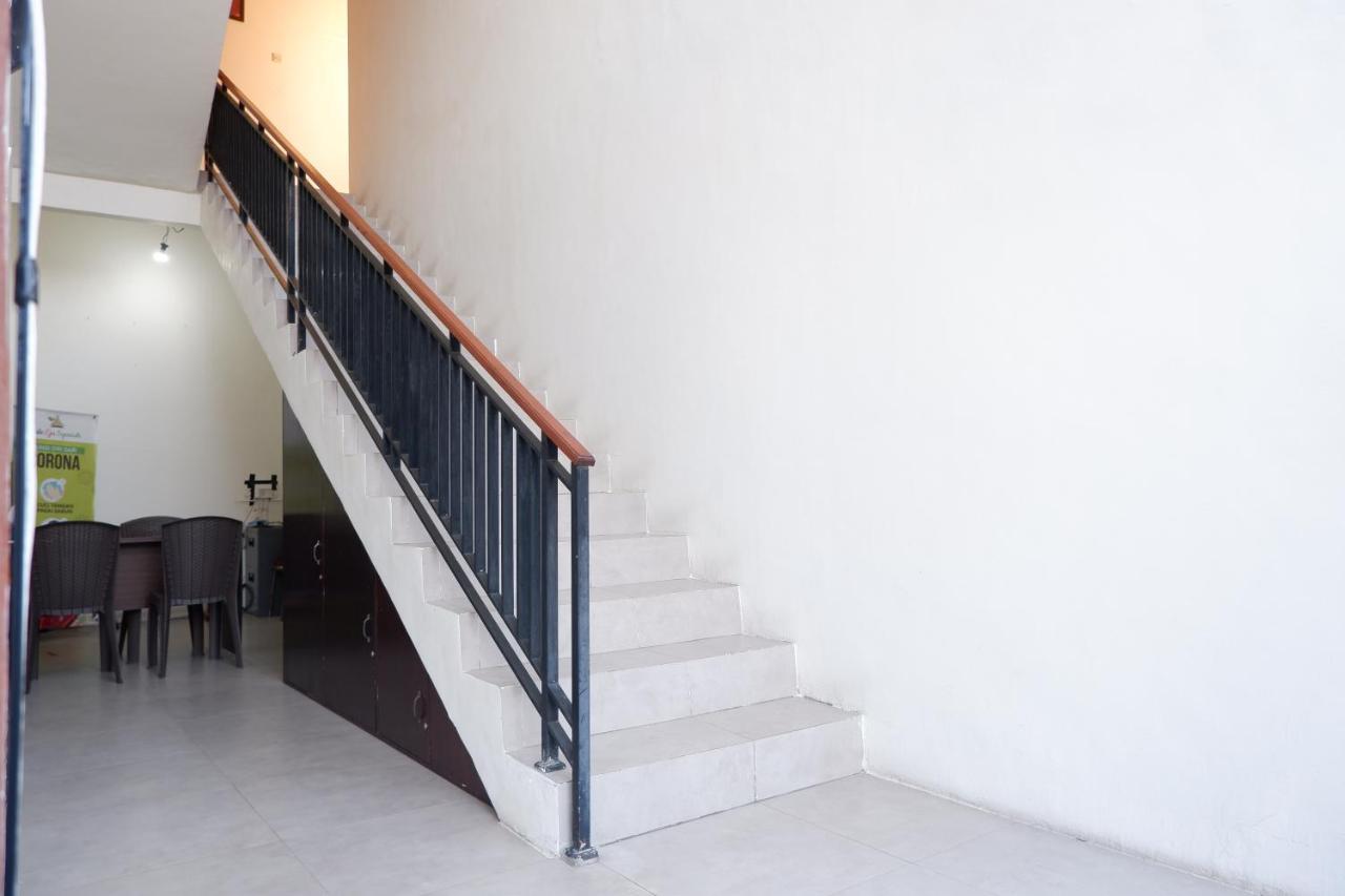 Reddoorz At Bale Eja Syariah Senggigi Apartment Montongbuwoh Exterior photo